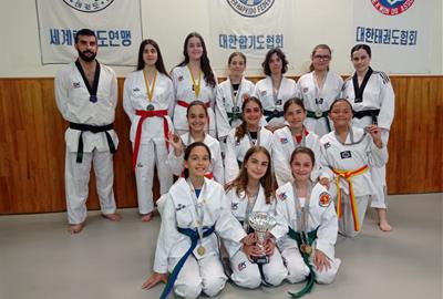 Els alumnes de l'Escola Chois Vilanova. Eix